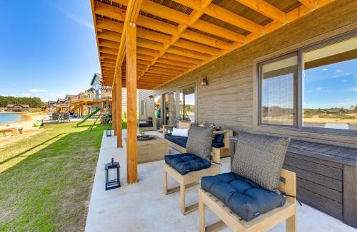 New Lisbon House | Private Beach & Game Room! Sunset Lake Group Hub