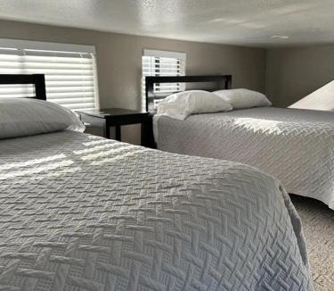 Smith River House | Private Cabin 21 with Jacuzzi and Spacious Deck