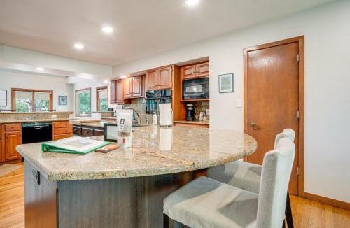 The Village House | Private Deck & Hot Tub! Family Sanctuary in Frisco