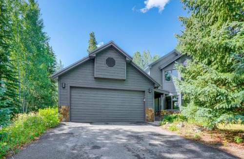 The Village House | Private Deck & Hot Tub! Family Sanctuary in Frisco