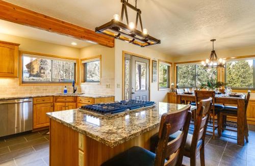 Wildernest House | Private Deck & Hot Tub: Silverthorne Home!