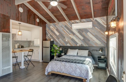 Frazier Park Apartment | Private Deck & Views: Frazier Mountain Cabin