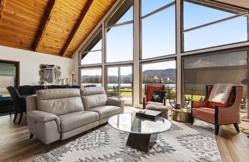 Cathlamet House | Private Dock! 'Escape on the River' in Cathlamet