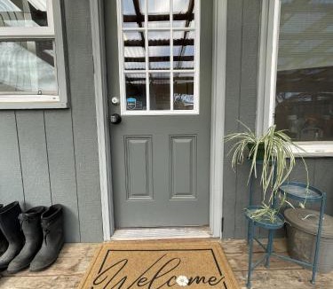 Bethel-Danebo House | Private Entrance Room 3 Miles from Eugene Airport