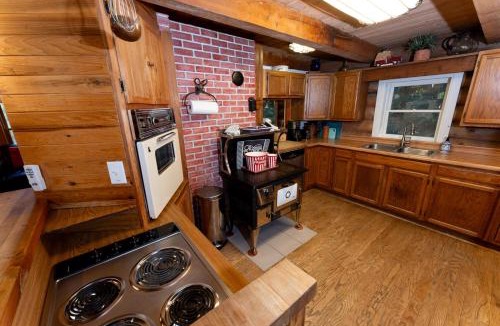 Blanchard House | Private Forest Lodge Near Silverwood Theme Park - Sleeps 10