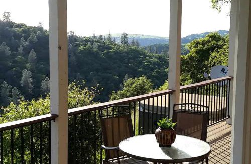 Penn Valley Cabin | Private Ground Floor Accommodation for a Couples' Getaway in Penn Valley, California