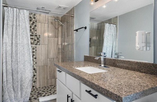 Glendale House | Private Home With a Pool
