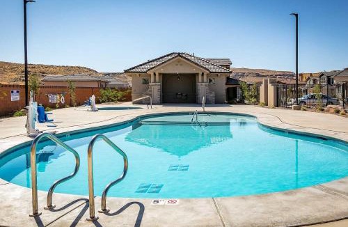 Sienna Hills House | Private Hot Tub & Community Pool: Washington Home!