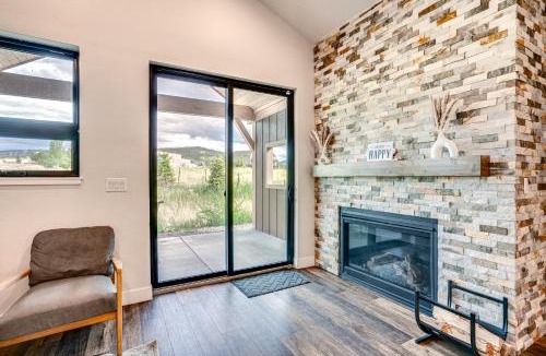Grand Elk Ranch House | Private Hot Tub & Patio: Granby Mtn Retreat!