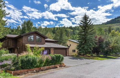 Eagle-Vail House | Private Hot Tub, Pet Friendly, Beds for any group dynamic