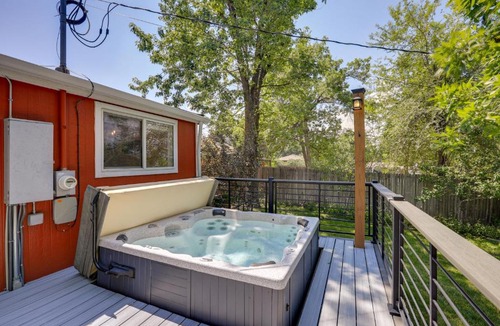 Littleton House | Private Hot Tub & Yard! All-Seasons Littleton Gem