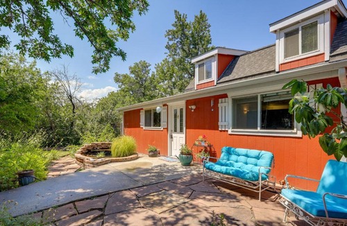 Littleton House | Private Hot Tub & Yard! All-Seasons Littleton Gem