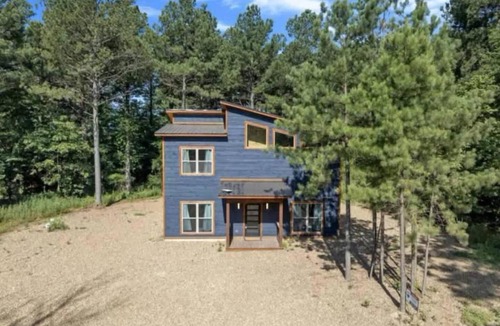 Pickens House | Private Luxury Cabin - Hot Tub - Fire Pit - Game Room