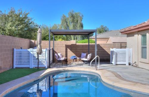 Maricopa House | Private Mini Serene Oasis with Pool