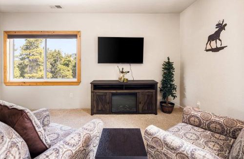 Black Hawk House | Private Mountain Retreat w Hot Tub Games &Views