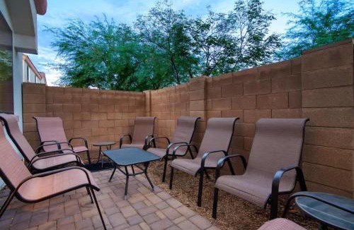 South Scottsdale House | Private Patio & Grill 10 minutes to Old Town