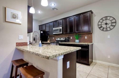 South Scottsdale House | Private Patio & Grill 10 minutes to Old Town