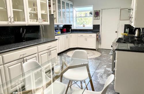 Winnetka House | Private Pool Entire House with Spa, Family-Friendly 3BR