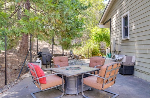 Tuolumne House | Private Pool & Fire Pit! Tuolumne Family Retreat