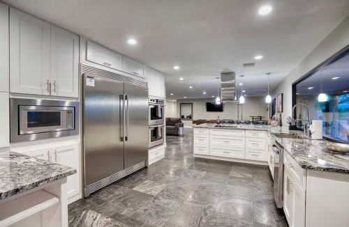 Sunburst Farms East House | Private Pool Oasis with Hot Tub & Golf Simulator