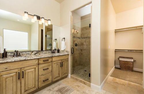 Hurricane House | Private Pool-Pickleball-4 King Suites-Sleeps 28 - Sand Hollow Springs