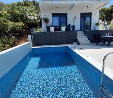 Utjeha Villa | Private Villa with Pool - Utjeha Hills