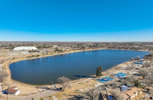 Central Colorado Springs House | Prospect Estate Steps to Memorial Park w Hot Tub
