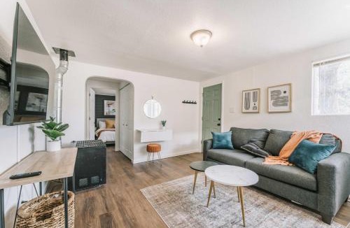 Central Colorado Springs Apartment | Prospect Point Steps to Memorial Park w Hot Tub