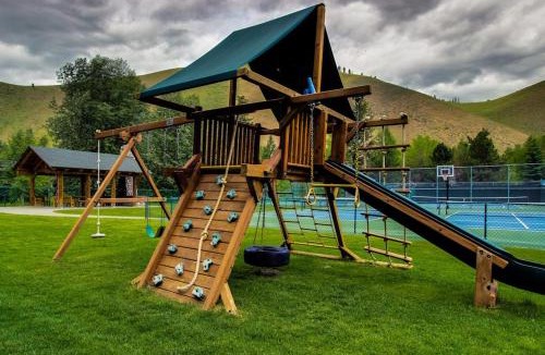 Warm Springs Apartment | Prospector Condo