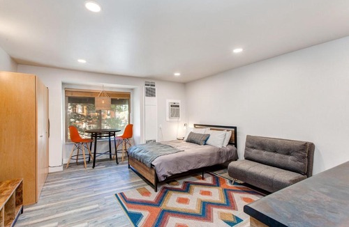 North Park City Hotel | Prospector Studio Getaway