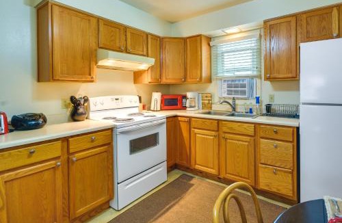 Cody House | Quaint Cody Cottage w/Grill: Walk to Downtown!