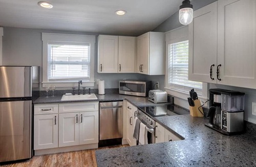 St. Augustine House | Quaint Cottage with Private Pool-Walk to Everything
