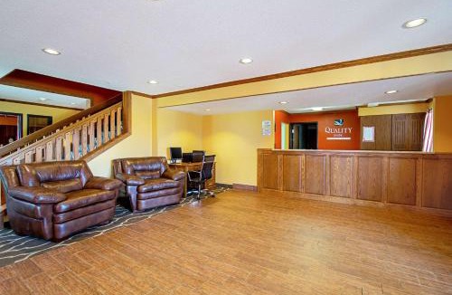Huron Hotel | Quality Inn Huron