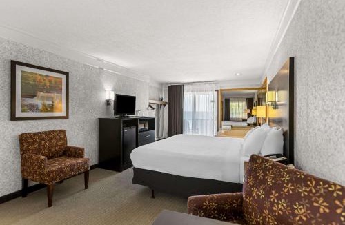 St Ignace Hotel | Quality Inn Lakefront
