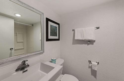 Council Bluffs Hotel | Quality Inn & Suites Council Bluffs - Omaha East