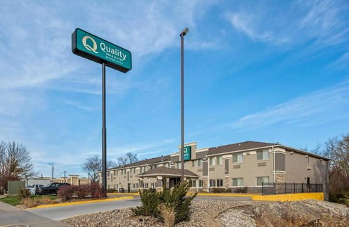 Greater South Side Hotel | Quality Inn & Suites Des Moines Airport