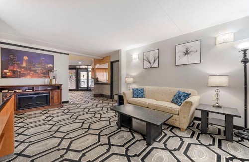 Rochester Hotel | Quality Inn & Suites Mayo Clinic Area