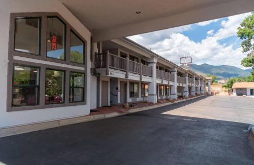 Manitou Springs Hotel | Quality Inn & Suites Manitou Springs at Pikes Peak