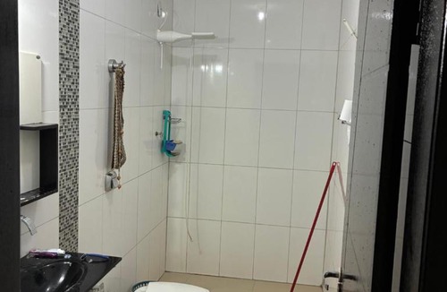 Lixeira House | Quarto com TV 50 polegadas, frigobar, ar-condicionado e Wi Fi, sala e cozinha compartilhado