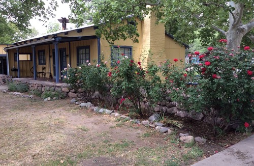 Tumacacori-Carmen Apartment | Queen Casita in Santa Gertrudis Leigh