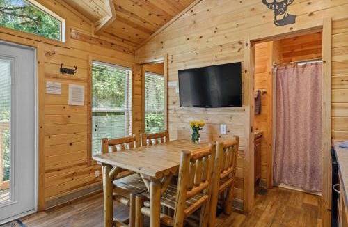 Kernville House | Quiet little pet friendly cabin