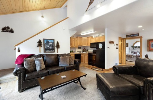 Fall River Estates Condo | Quiet River Escape Private Hot Tub Close to RMNP
