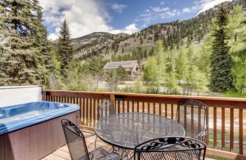 Fall River Estates Condo | Quiet River Escape Private Hot Tub Close to RMNP