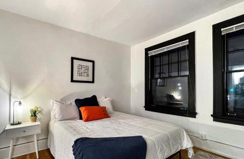 Downtown Des Moines Apartment | Quiet Studio on Grand - Downtown DSM!