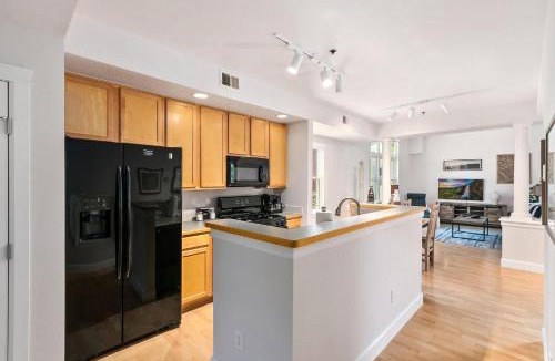 River Rock Apartment | Quiet Urban Escape - Backs to Poudre River Trail!