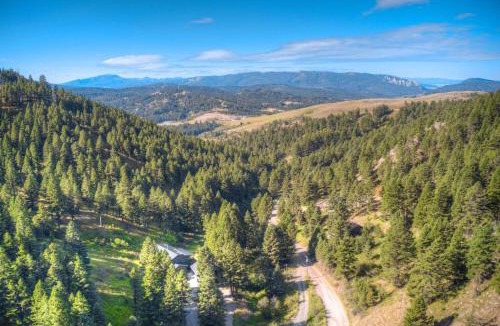 Bozeman House | Quinn Peaks Guest House in the mountains