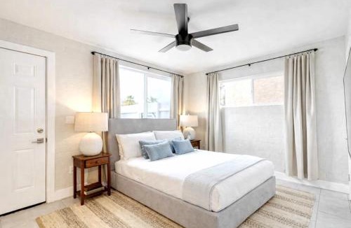 South Scottsdale House | Róse Retreat w/Coach House-2 Homes-IG Worthy