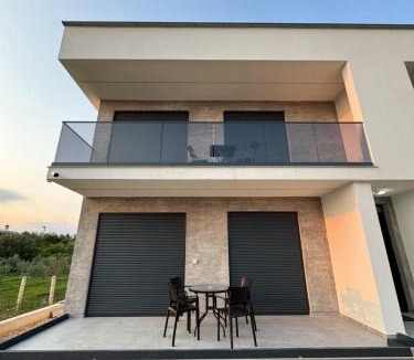 Bregvija House | Raba Apartments