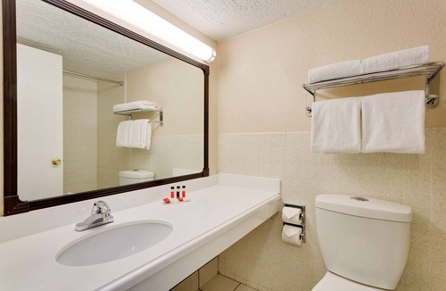 Provo Hotel | Ramada by Wyndham Provo