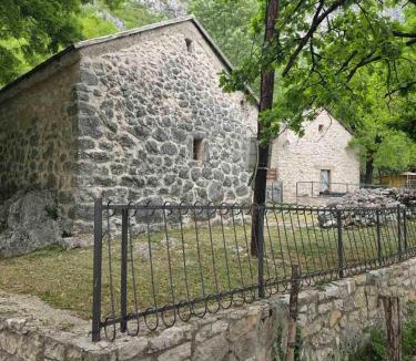 Niksic Cabin | Ranch below Ostrog